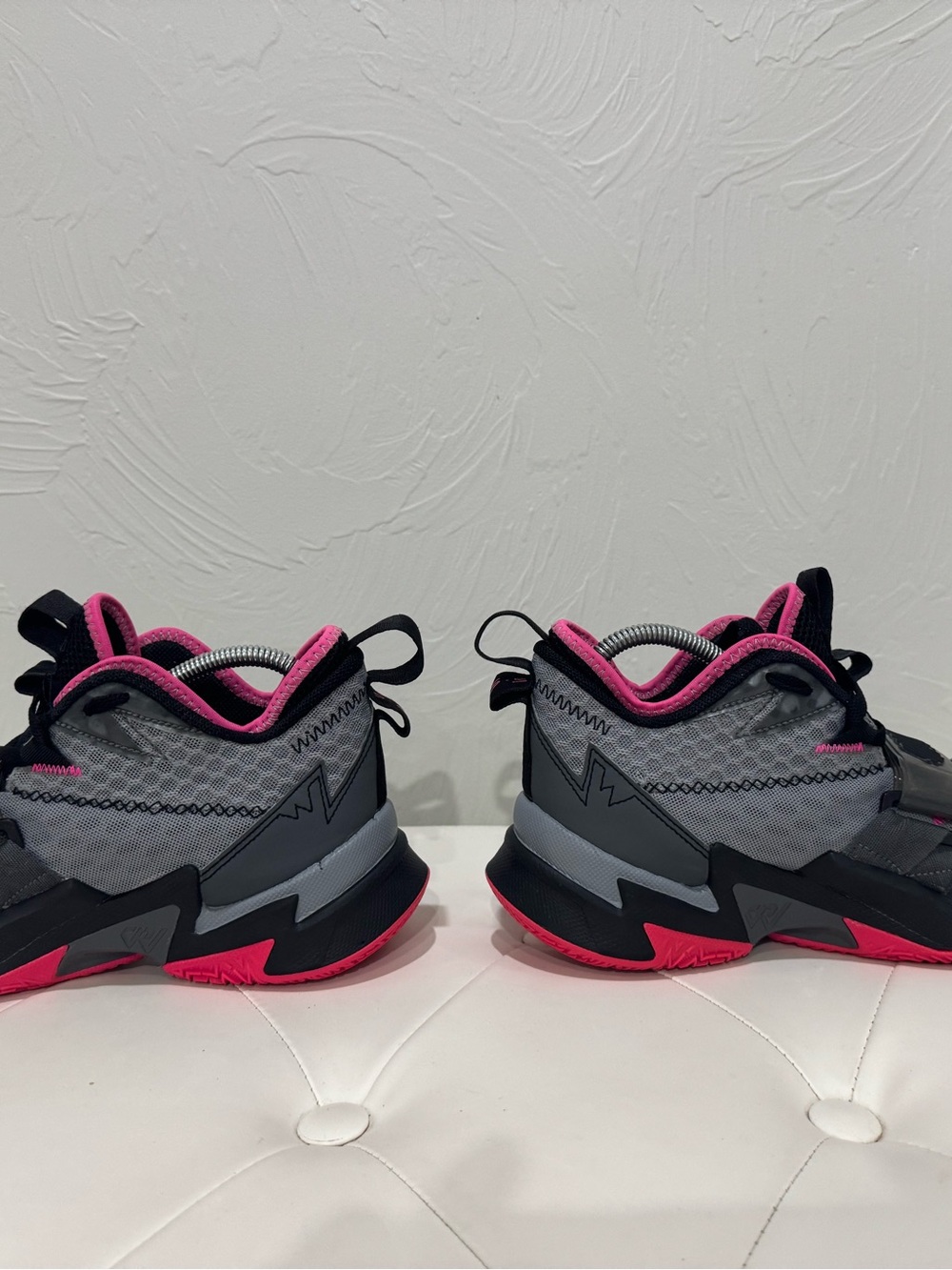 Jordan Men's Athletic Shoes Gray and Pink - Picture 2 of 7